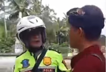 Gegara Mabuk dan Berkendara Ugal-ugalan Saat Nyepi, Oknum Polisi di Bali Ditangkap Pecalang